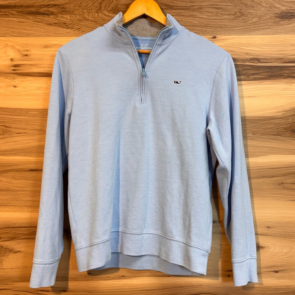 Vineyard Vines light blue Quarter Zip Pullover size M.